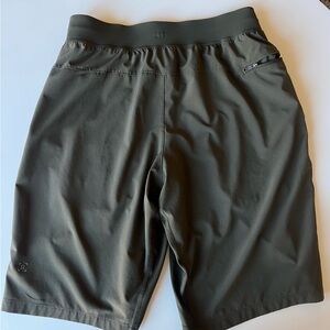 Lululemon Men’s Shorts Size M